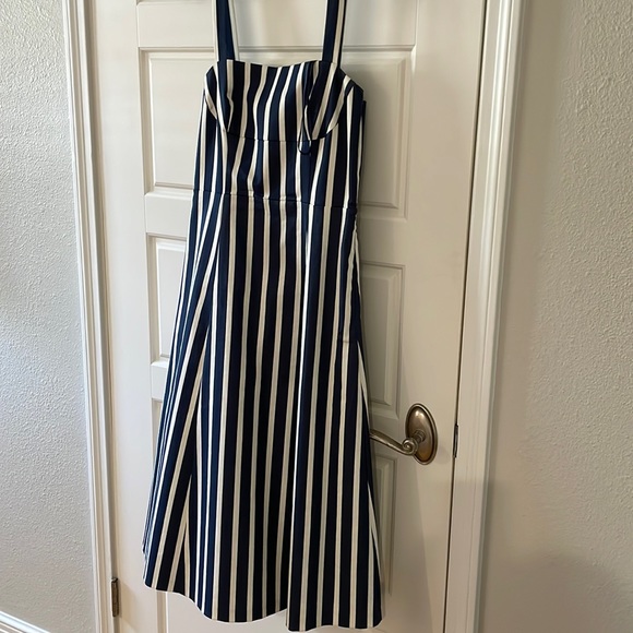 Gianni Bini Dresses & Skirts - Gianni Bini navy striped sun dress